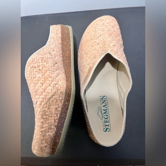 Stegmann Women's Slip-On Loafer in Black - Picture 12 of 17